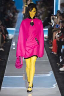Moschino Fall 2018 Ready-to-Wear , Moschino осень зима 2018 , Fashion show , неделя моды в Милане , MFW , Mainstyles